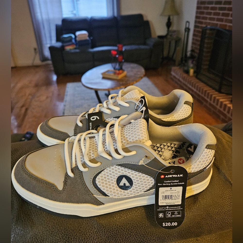 Airwalk Gray and White Sneakers Men's size 9